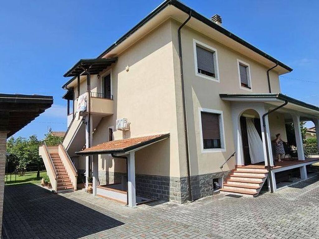 Luxury House for sale in Massa, 790 000 €, Photo 2