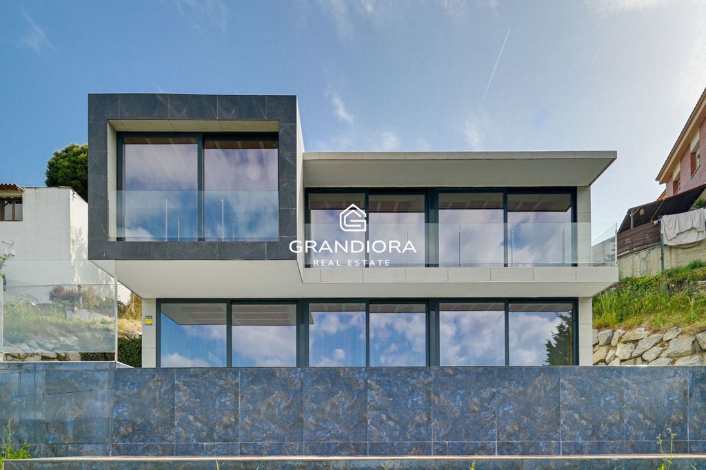 Maison de luxe à vendre à Santa Susanna, 700 000 €, Photo 3