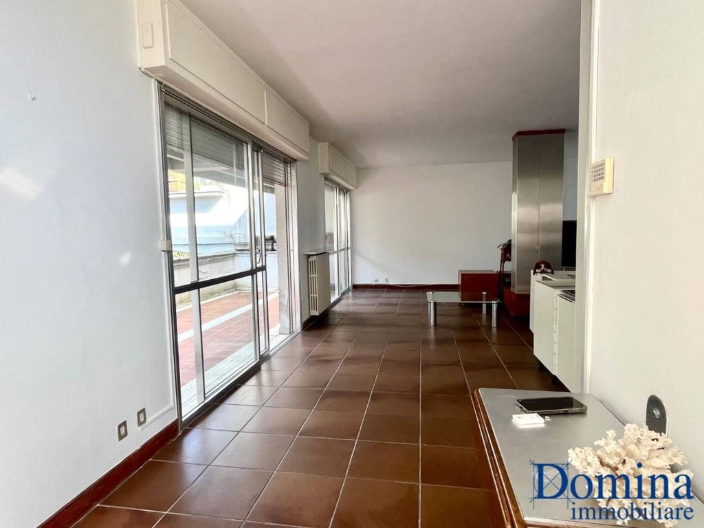 Luxury Apartment for sale in Massa, 850 000 €, Photo 2