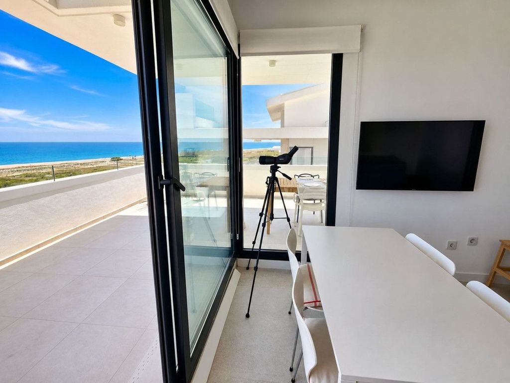 Luxury Apartment for sale in La Línea de La Concepción, 499 000 €, Photo 3
