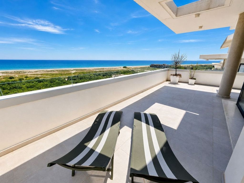 Luxury Apartment for sale in La Línea de La Concepción, 499 000 €, Photo 4