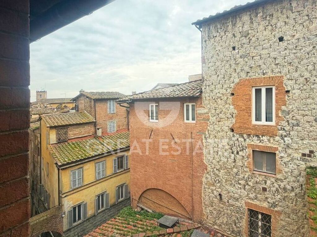 Luxury Apartment for sale in Siena, 625 000 €, Photo 1