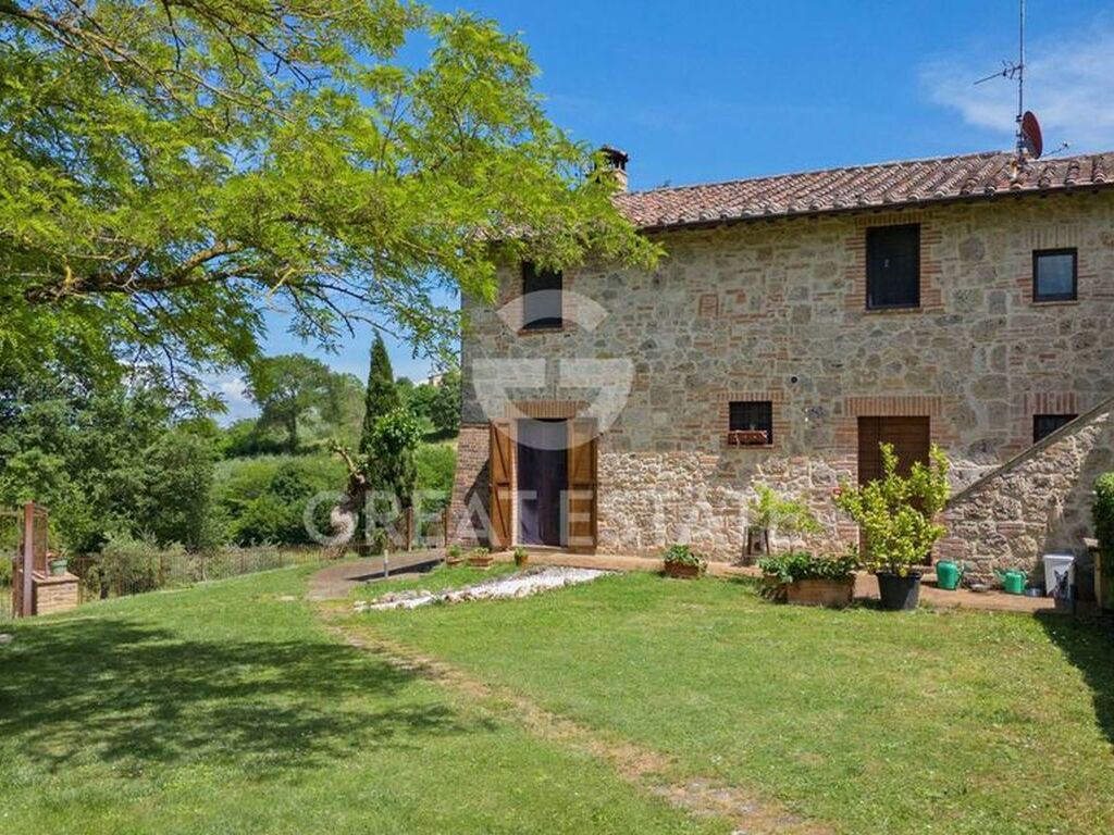 Luxury House for sale in Chiusi, 590 000 €, Photo 1