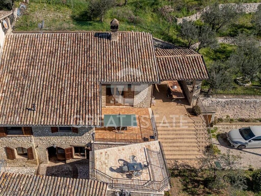 Luxury House for sale in Trevi, 560 000 €, Photo 2