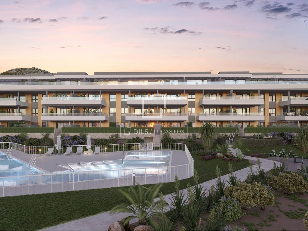 Luxury Apartment for sale in Torremolinos, 625 000 €, Photo 2