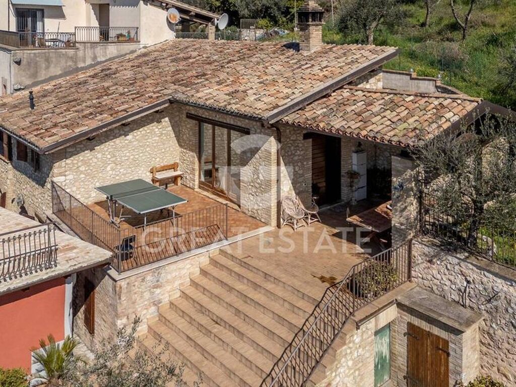Luxury House for sale in Trevi, 560 000 €, Photo 3