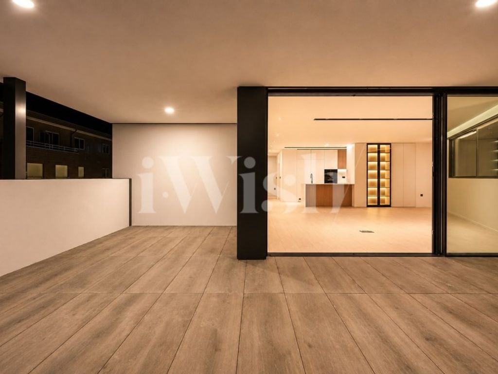Luxury Apartment for sale in Gondomar, 558 000 €, Photo 2