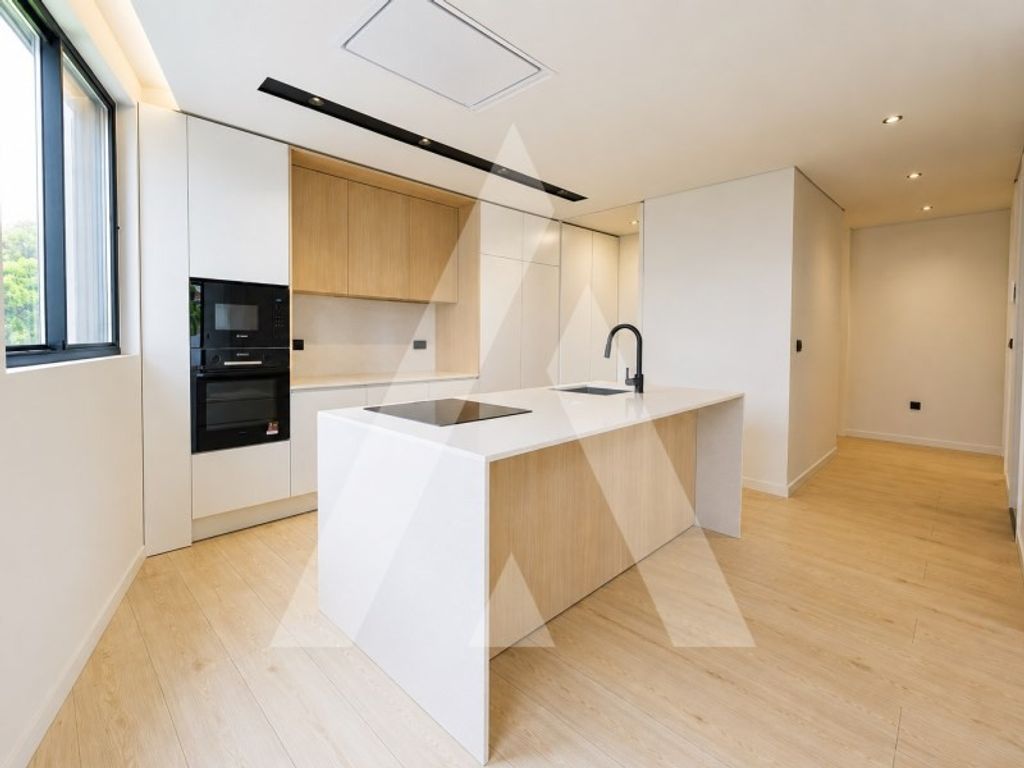 Luxury Apartment for sale in Gondomar, 430 000 €, Photo 2