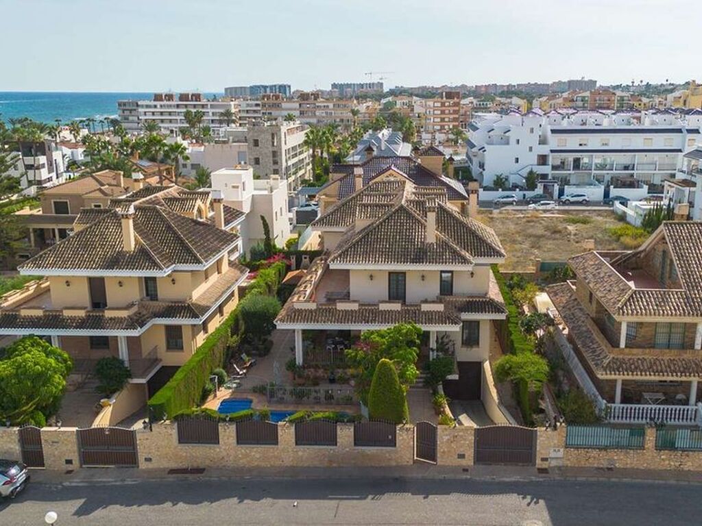 Luxury House for sale in Torrevieja, 2 490 000 €, Photo 1