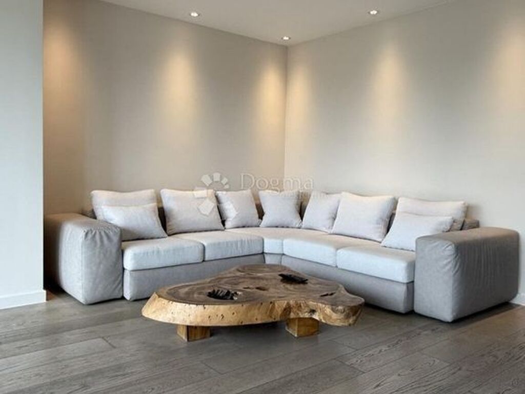 Luxury Apartment for sale in Zadar, 670 000 €, Photo 1