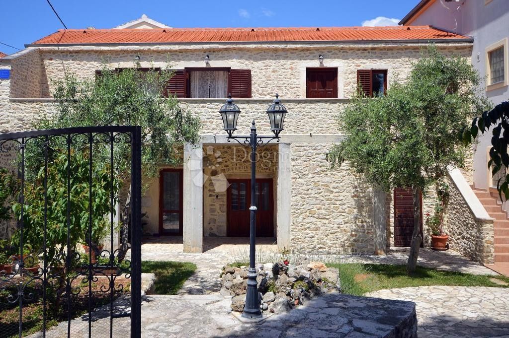 Luxury Apartment for sale in Zadar, 550 000 €, Photo 1