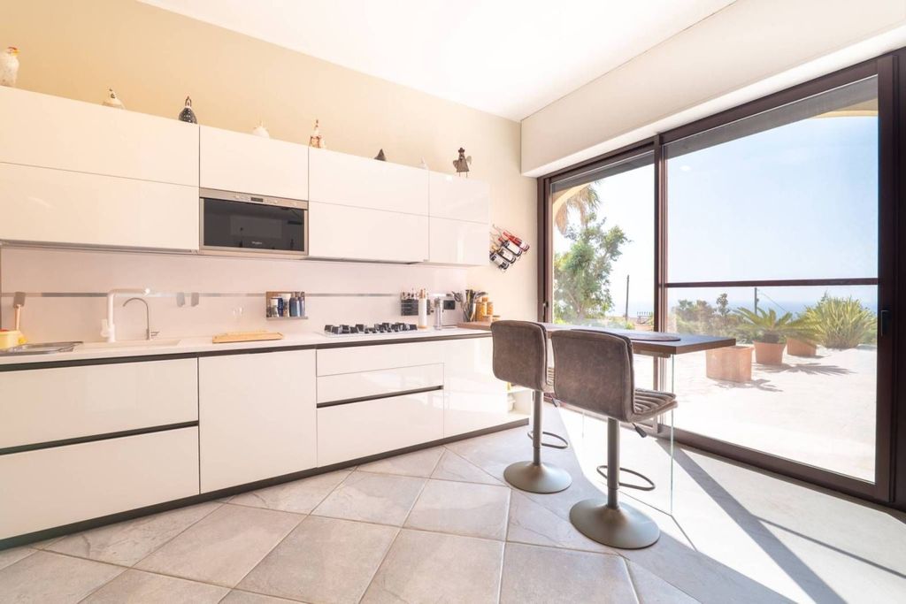 Maison de luxe à vendre à San Remo, 2 150 000 €, Photo 6