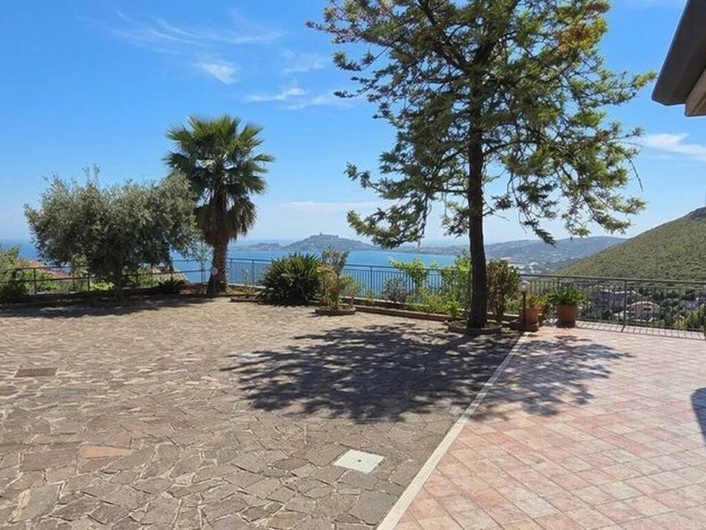 Luxury House for sale in Formia, 1 050 000 €, Photo 1