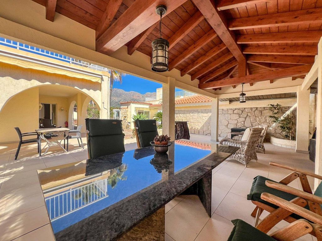 Maison de luxe à vendre à La Nucia, 1 150 000 €, Photo 1