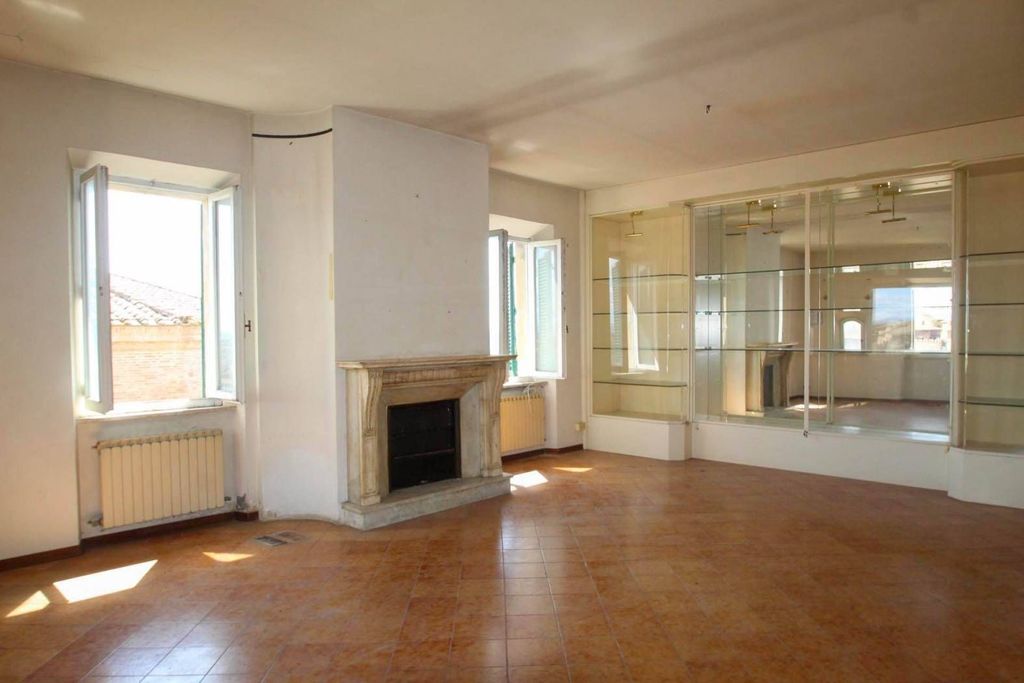 Luxury Apartment for sale in Siena, 850 000 €, Photo 2