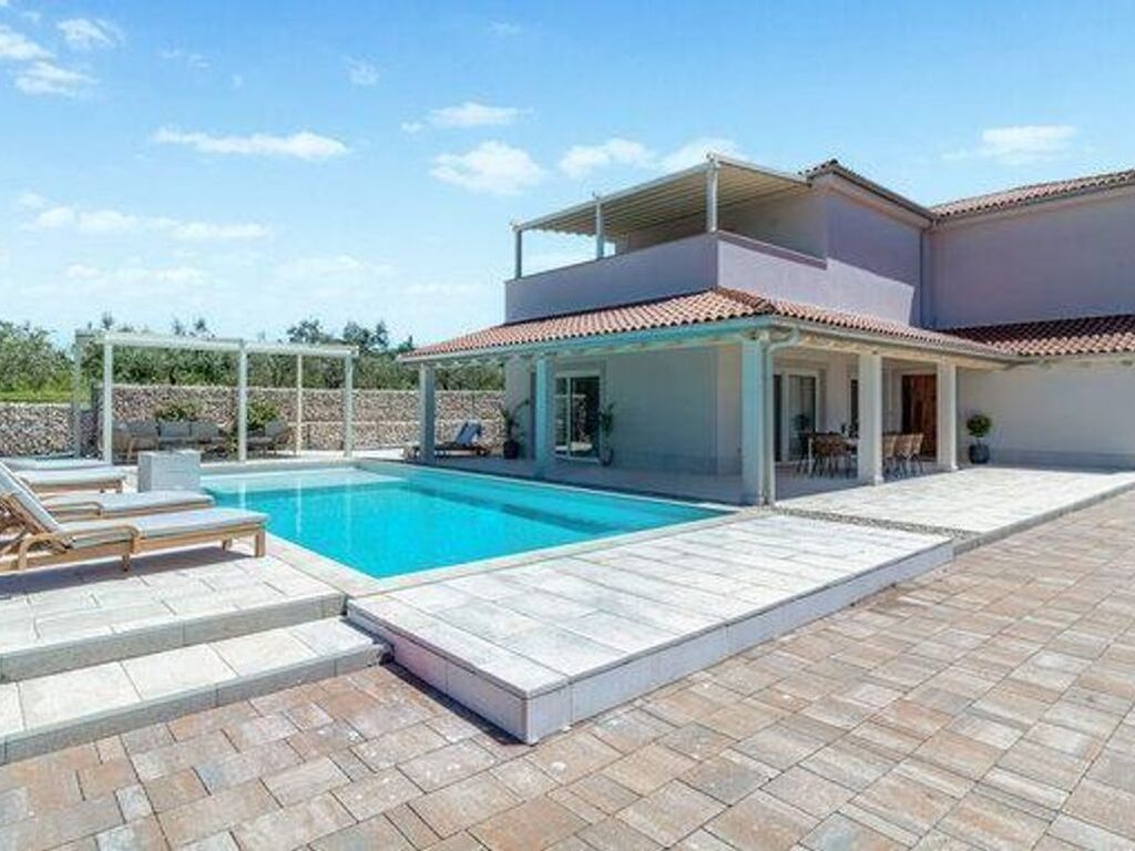 Maison de luxe à vendre à Barban, 930 000 €, Photo 2