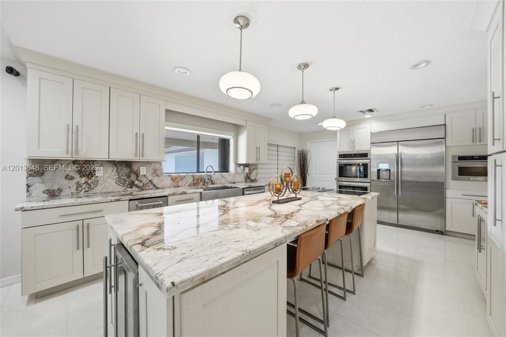 Maison de luxe à vendre à Miami, 1 153 348 €, Photo 1