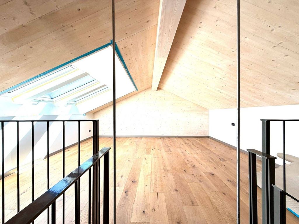 Luxury Apartment for sale in Riva Del Garda, 630 000 €, Photo 6