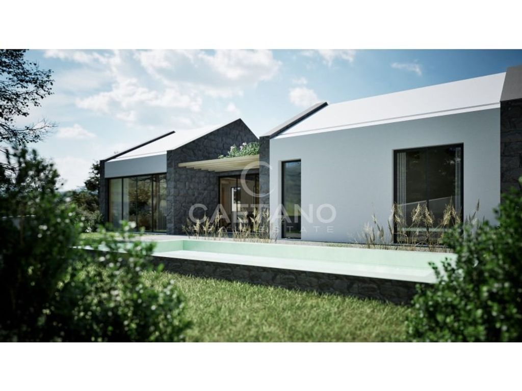 Luxury House for sale in Calheta, 695 000 €, Photo 1