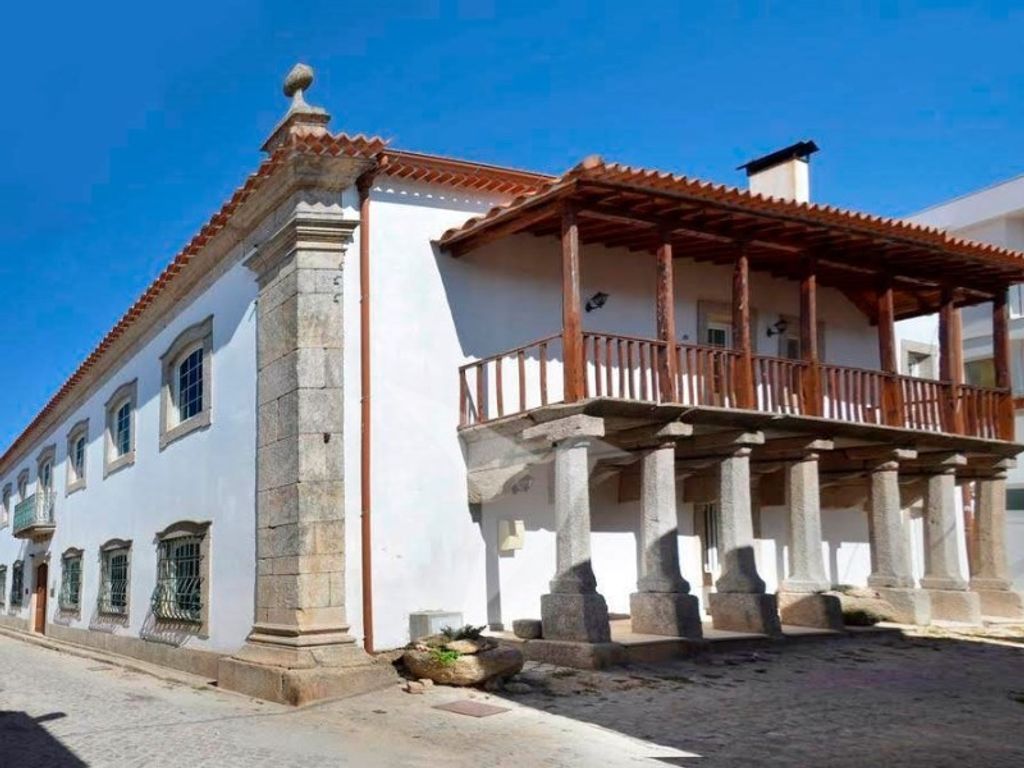 Maison de luxe à vendre à Mogadouro, 950 000 €, Photo 1