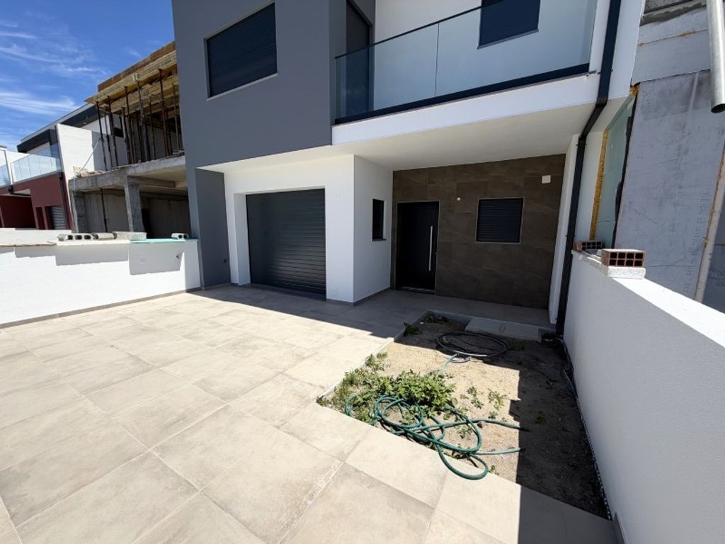 Maison de luxe à vendre à Torres Vedras, 480 000 €, Photo 1