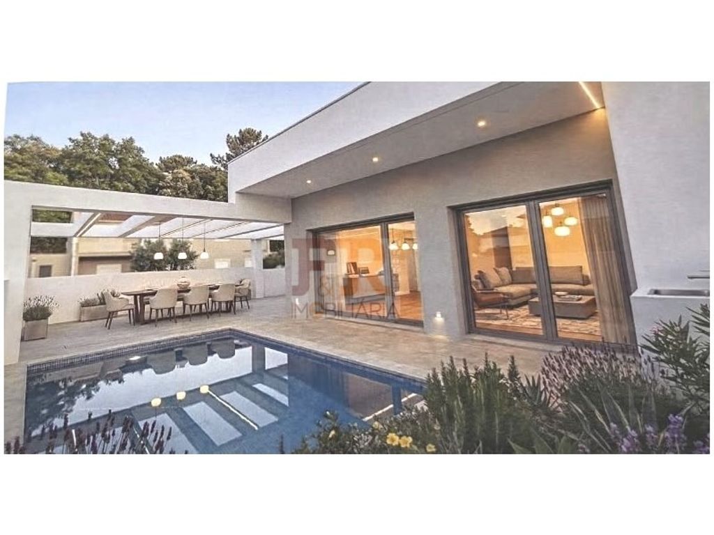 Luxury House for sale in Seixal, 550 000 €, Photo 1