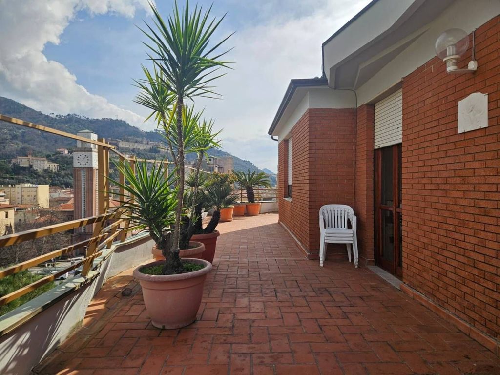 Luxury Apartment for sale in Massa, 590 000 €, Photo 2