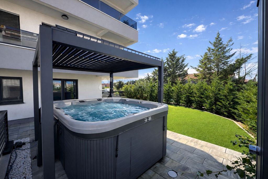 Luxury Apartment for sale in Zadar, 445 000 €, Photo 3