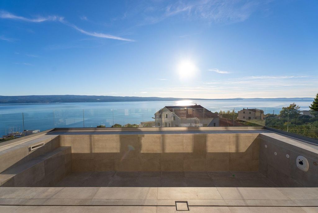 Luxury House for sale in Dugi Rat, 0 €, Photo 6