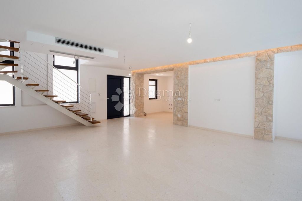 Luxury Apartment for sale in Zadar, 673 000 €, Photo 6