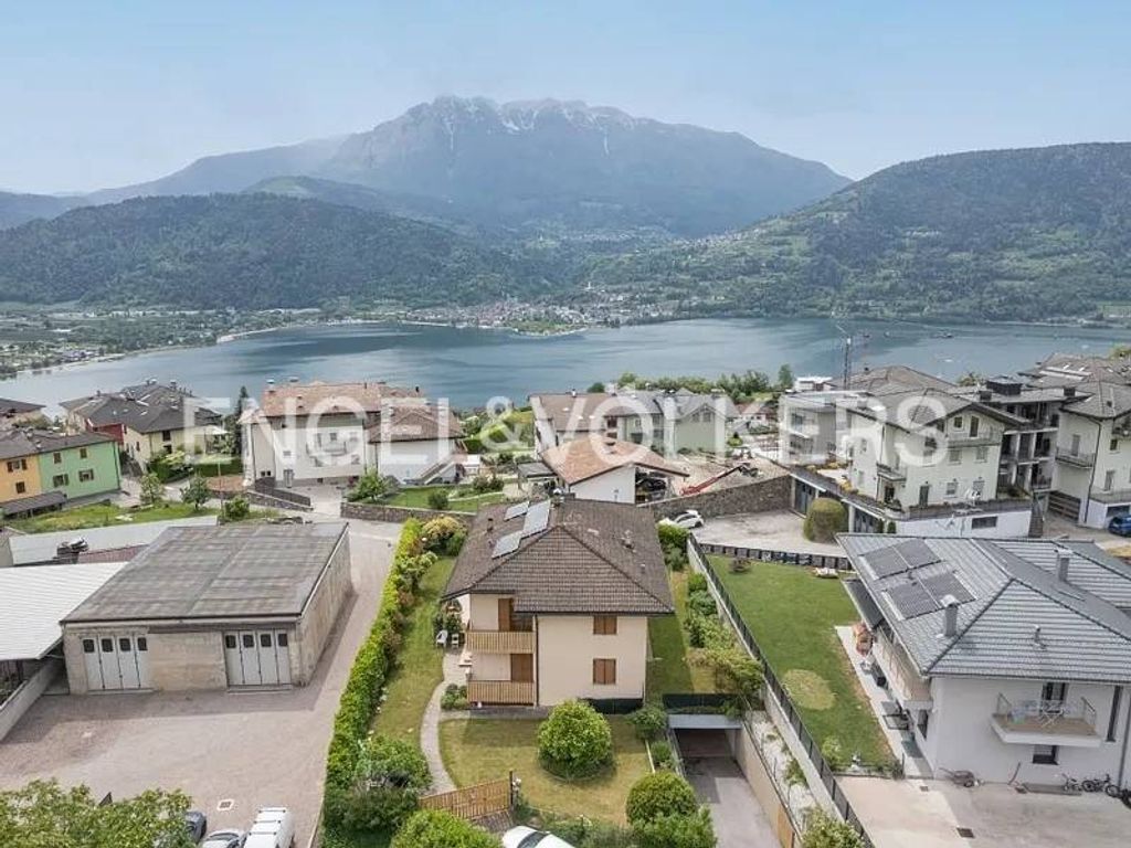 Maison de luxe à vendre à Tenna, 630 000 €, Photo 2