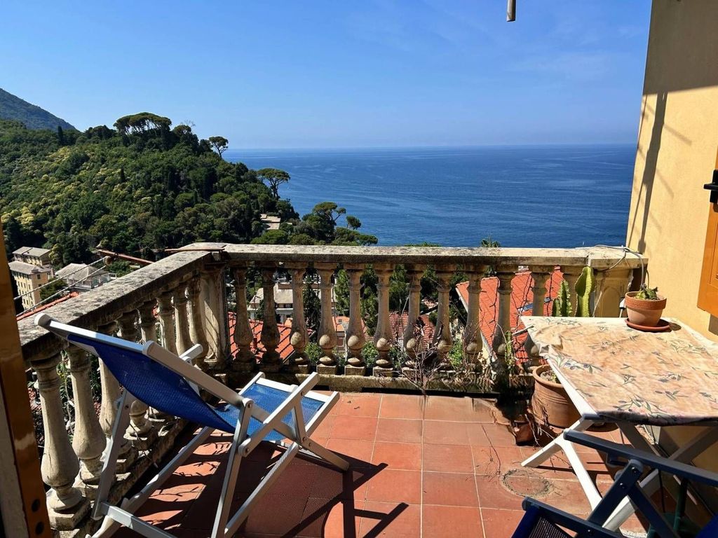 Luxury Apartment for sale in Camogli, 760 000 €, Photo 1