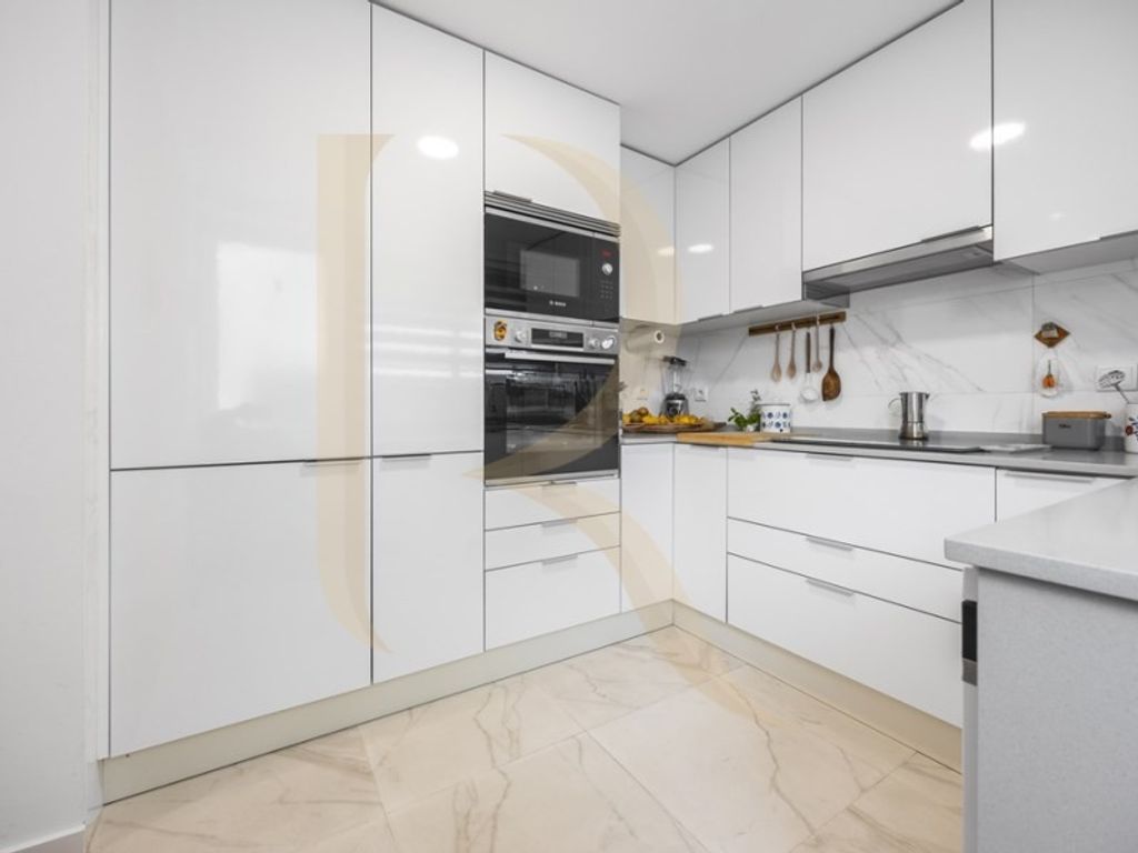 Maison de luxe à vendre à Almada, 479 900 €, Photo 1