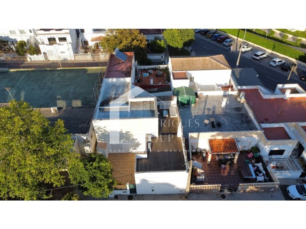 Luxury House for sale in Portimão, 595 000 €, Photo 1