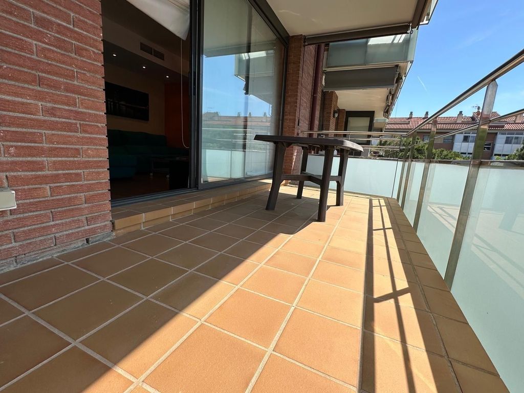 Luxury Apartment for sale in Gavà, 650 000 €, Photo 4