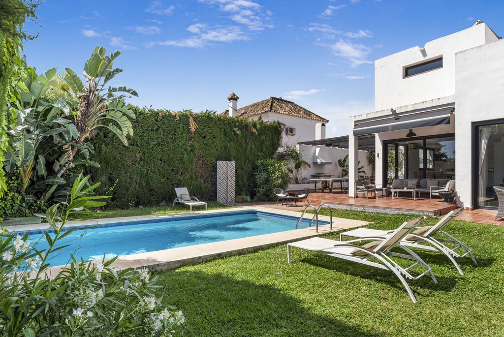 Luxury House for sale in Nueva Andalucia, 1 400 000 €, Photo 2