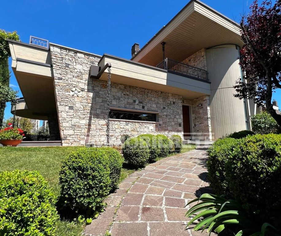 Luxury House for sale in Altamura, 1 000 000 €, Photo 1