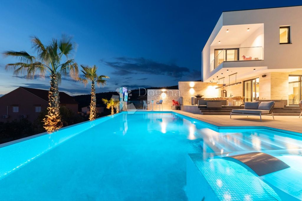 Maison de luxe à vendre à Primošten, 2 200 000 €, Photo 2