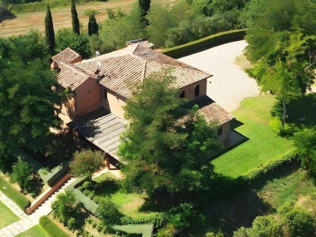 Luxury House for sale in Chiusi, 1 390 000 €, Photo 1