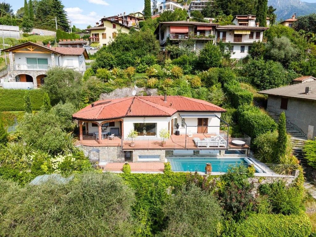 Luxury House for sale in Menaggio, 1 800 000 €, Photo 1