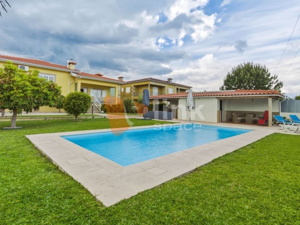 Luxury House for sale in Vila Verde, 665 000 €, Photo 1