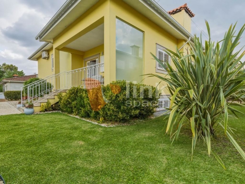 Luxury House for sale in Vila Verde, 665 000 €, Photo 4