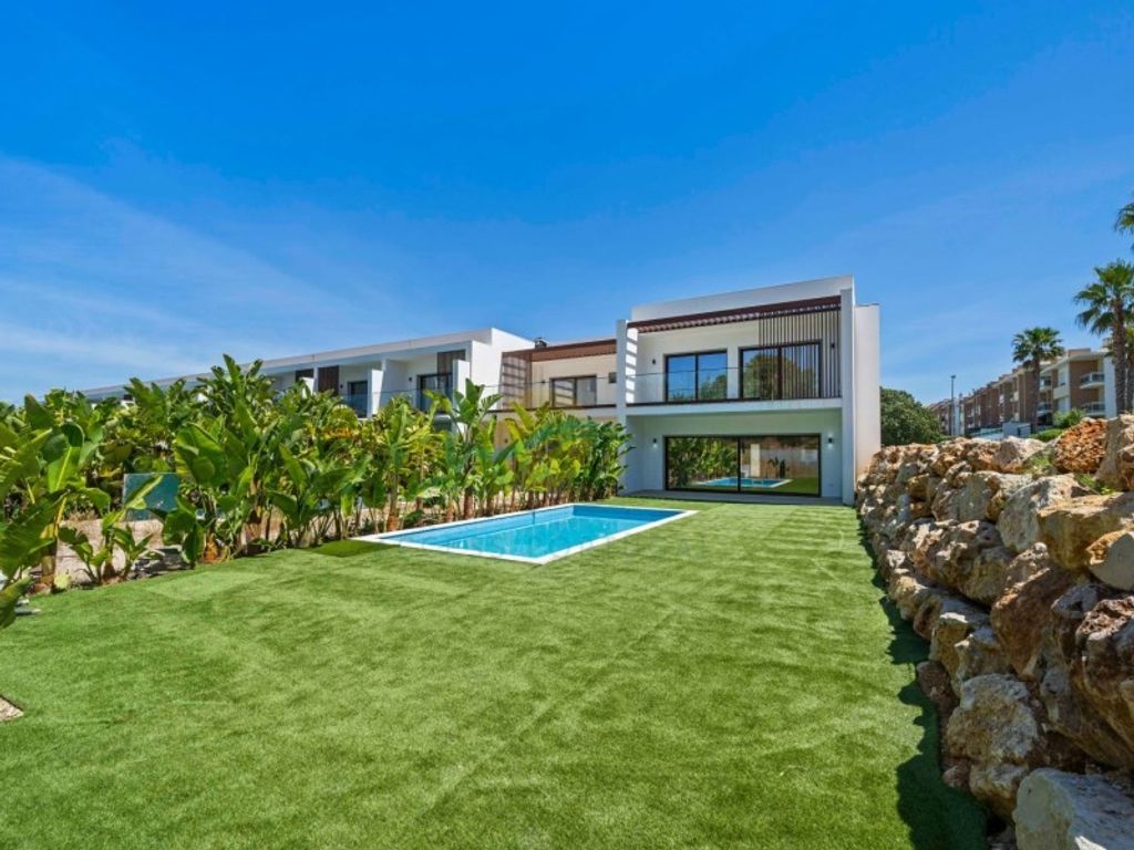 Luxury House for sale in Portimão, 950 000 €, Photo 1