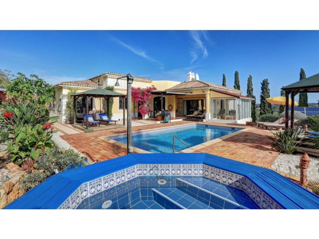 Luxury House for sale in Portimão, 895 000 €, Photo 3
