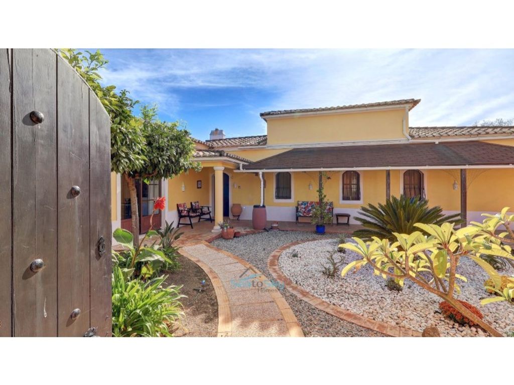 Luxury House for sale in Portimão, 895 000 €, Photo 7
