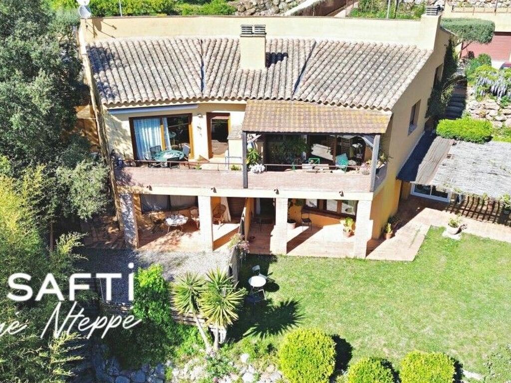 Luxury House for sale in Begur, 650 000 €, Photo 1