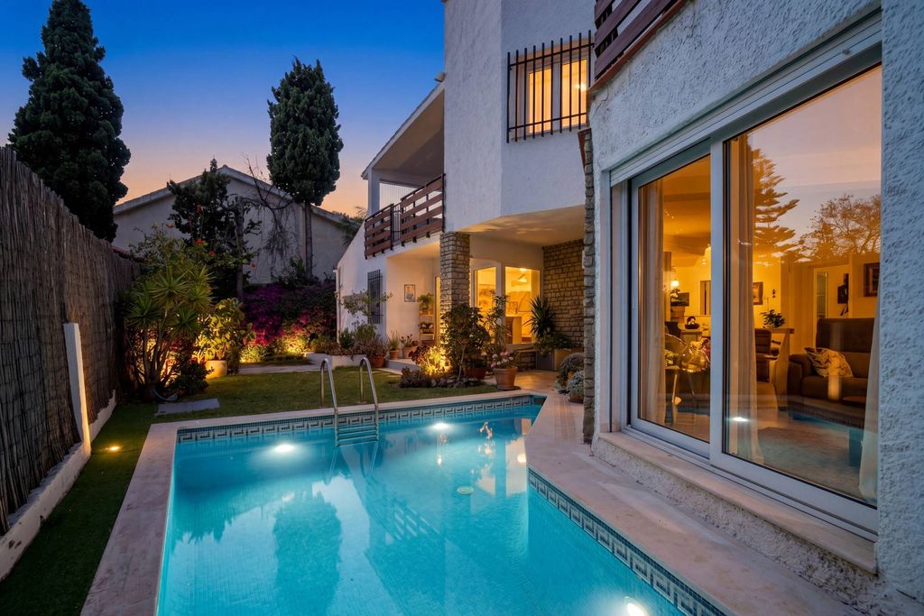 Maison de luxe à vendre à Marbella, 1 500 000 €, Photo 1
