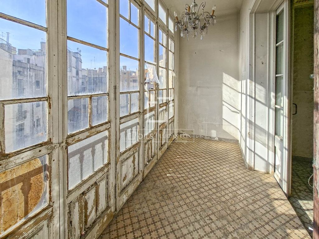 Luxury Apartment for sale in Barri Gòtic, 675 000 €, Photo 6