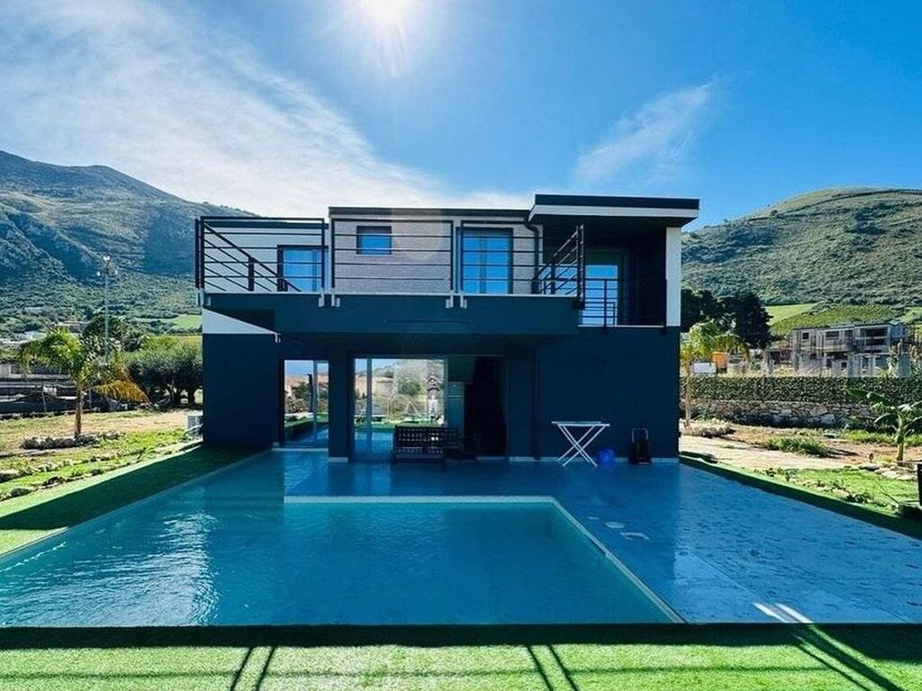 Luxury House for sale in Castellammare Del Golfo, 650 000 €, Photo 1