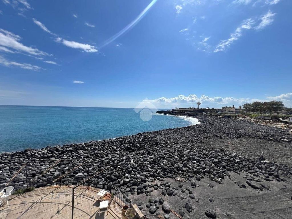 Luxury House for sale in Catania, 1 780 000 €, Photo 2